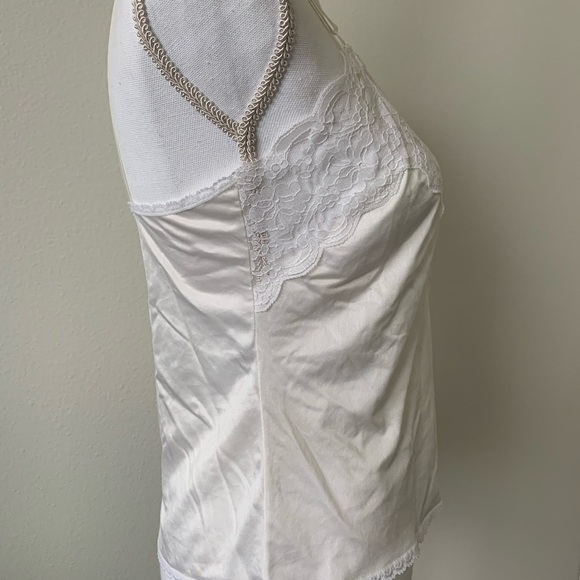 Lingerie - Picture 2 of 6